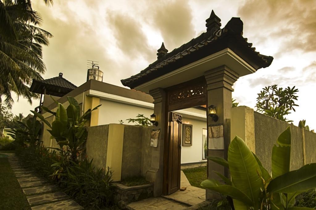 Ubud Lestari Villa Exterior foto